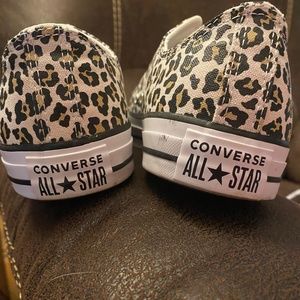 Womens converse shoes size 10